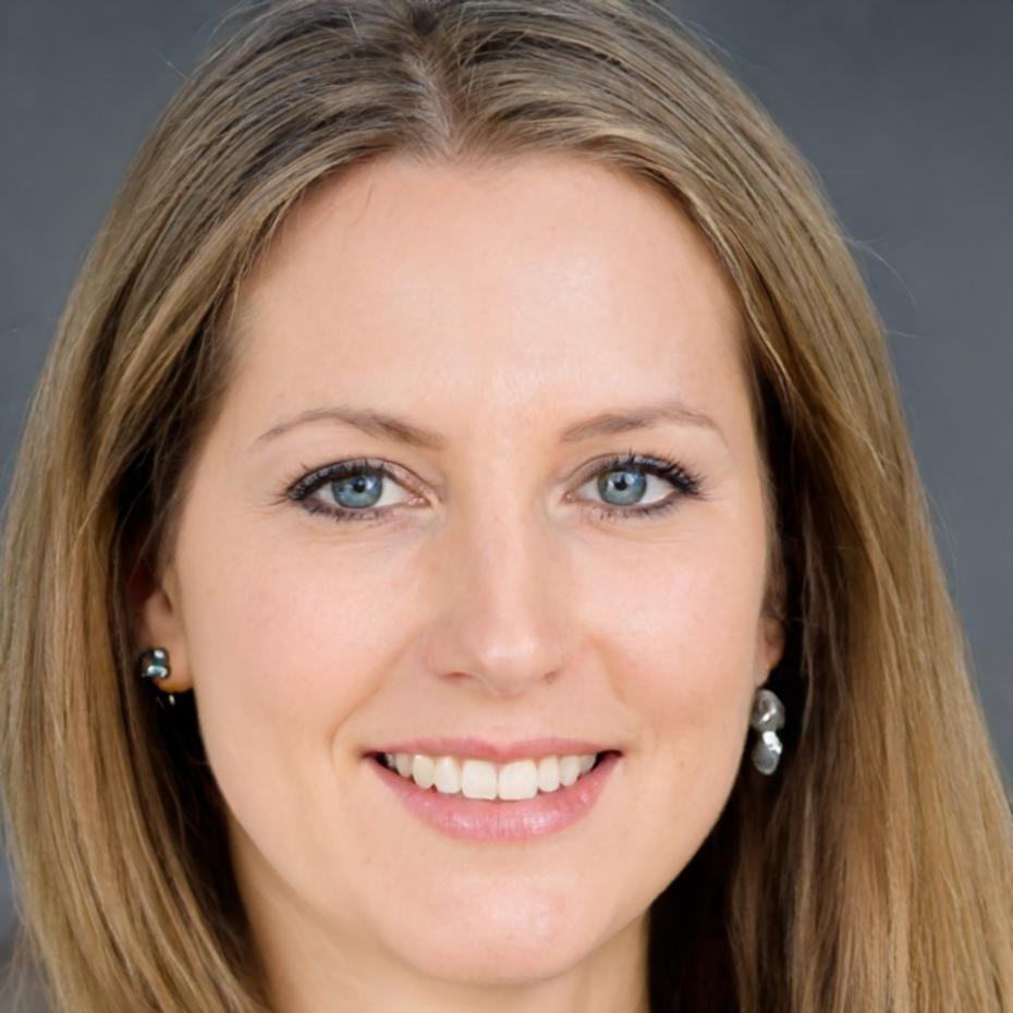 Elena Kowalski, Investment Strategy Specialist